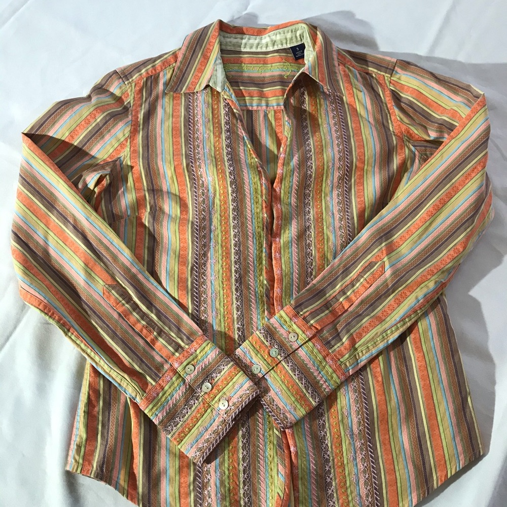 Robert Graham ribbon embroidered button up blouse